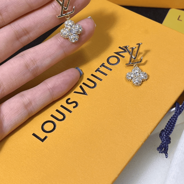 Louis Vuitton Lv & V Flower Drop Earrings Gold-Tone