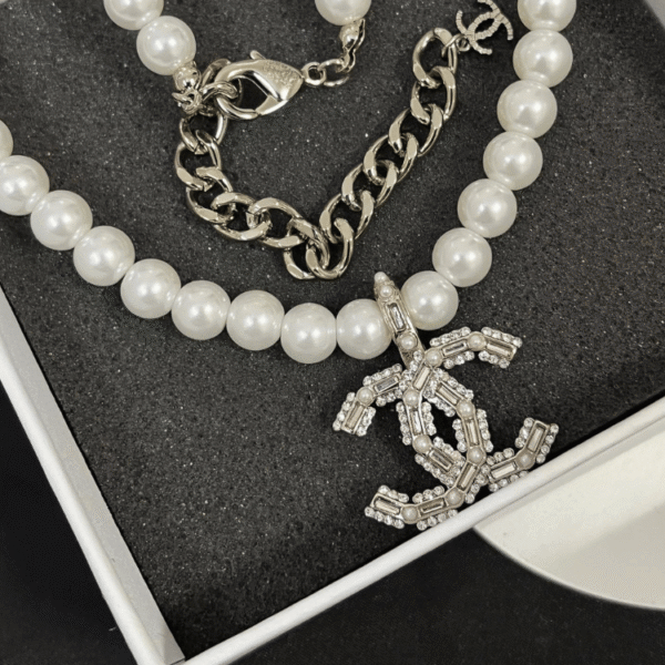 Chanel Pearl Choker Necklace With Rhinestone Cc Pendant Silver-Tone