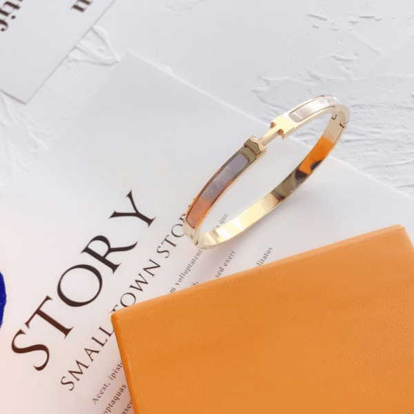Hermès Clic H Bracelet White Enamel Gold-Tone