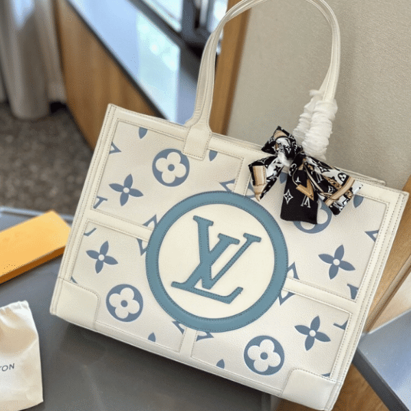 7-177.png Louis Vuitton Onthego Tote Bag White / Blue 15.7 Inches