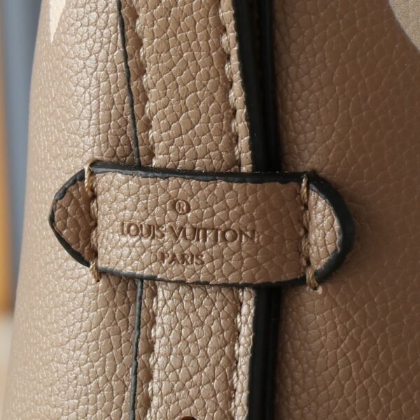 Louis Vuitton Carryall PM Crème Beige 11.4 Inches M47180