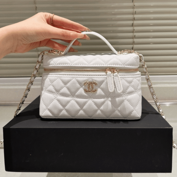 Chanel Vanity With Chain White 7.9 Inches