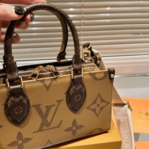 Louis Vuitton Onthego MM Cream Monogram 13.8 Inches
