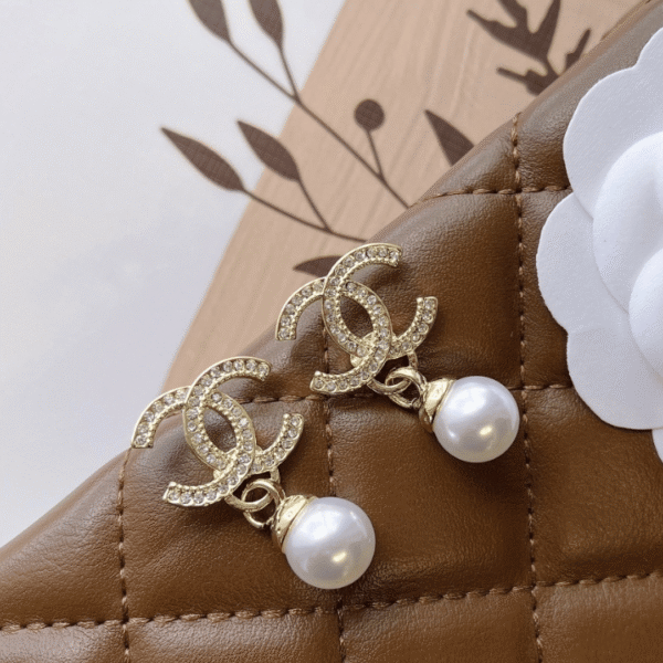 Chanel Cc Logo Drop Earrings With Pearls Gold-Tone